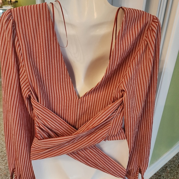 New crop top with bow - Picture 7 of 10